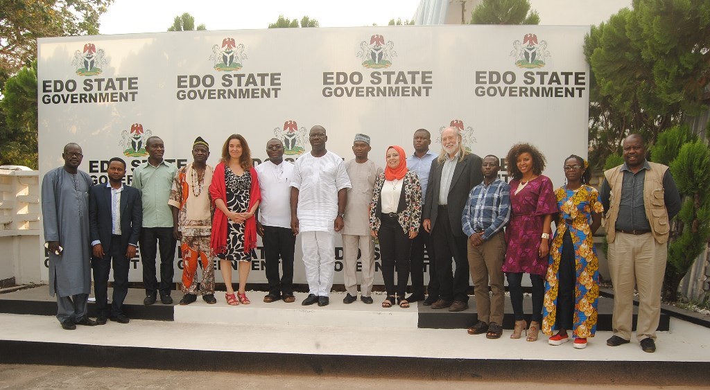 Gen members with Edo state gov